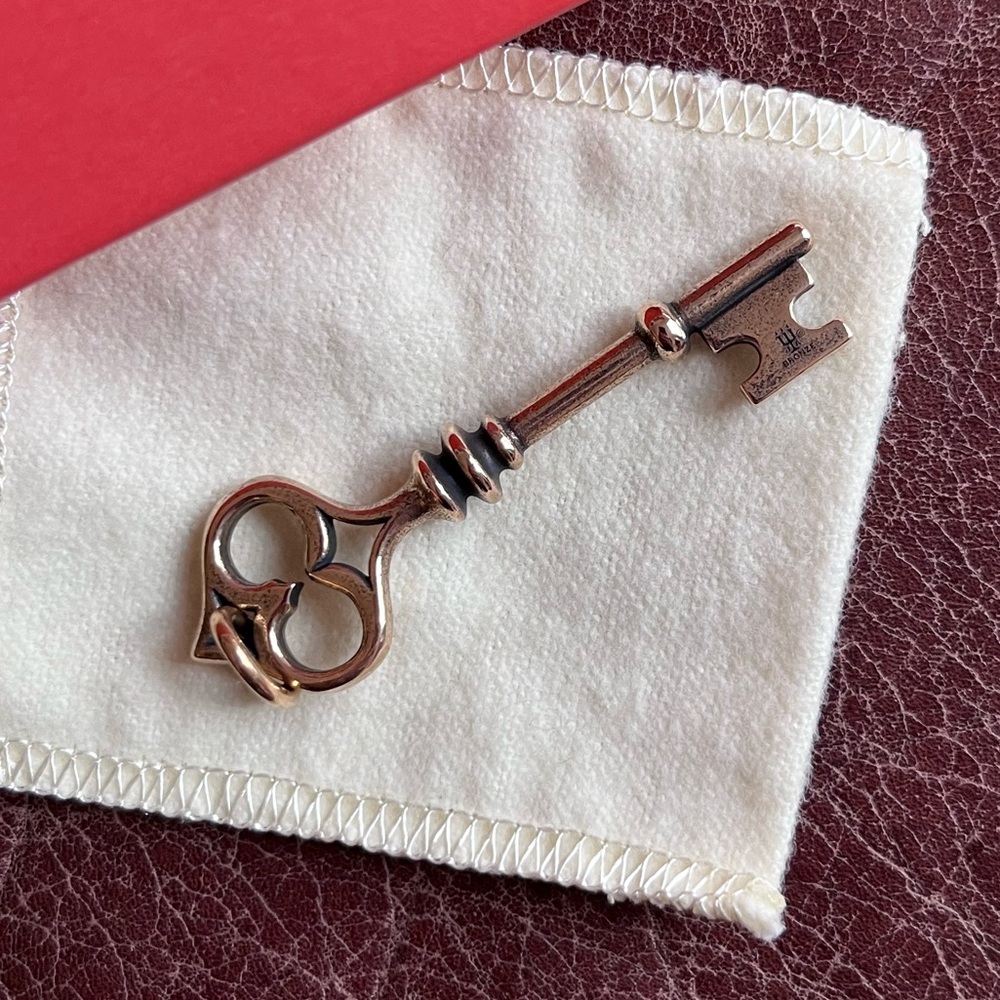James Avery Retired Bronze Renaissance Key Pendant